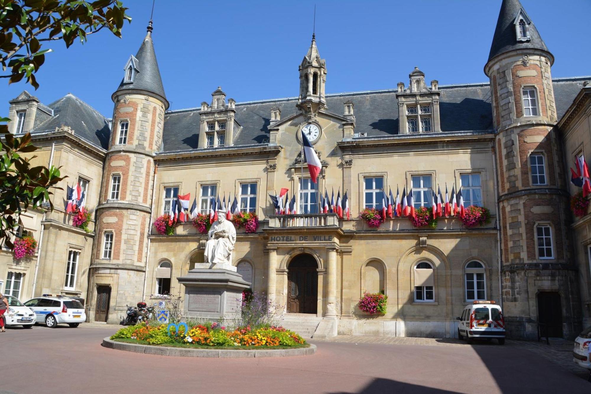 L' Ecrin De Jade Melun Exterior foto